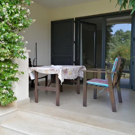 Apartments And Rooms Mofardin-3