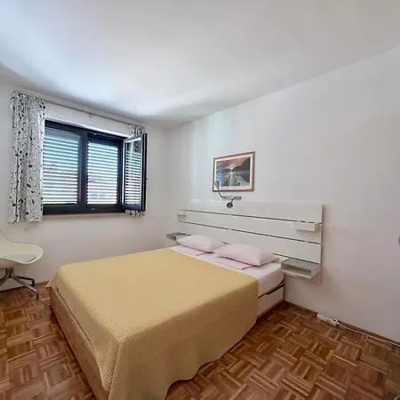 Apartments And Rooms Mofardin-2